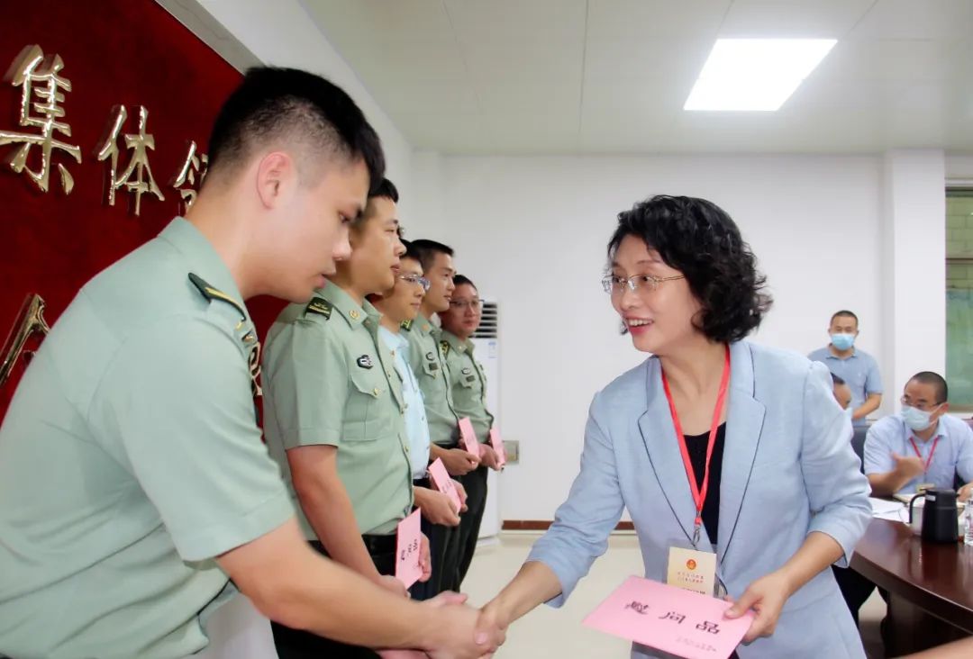 吴晓晖开展八一拥军优属慰问弘扬双拥优良传统持续巩固和发展军政军民