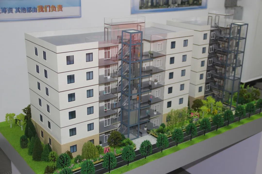 据了解,此次既有加装电梯最终采用了平层入户方式加装.