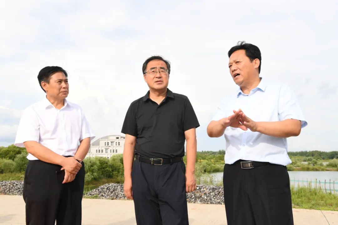 3日,市委书记,市总河湖长王秋实先后赴同江市,建三江农科区,抚远市