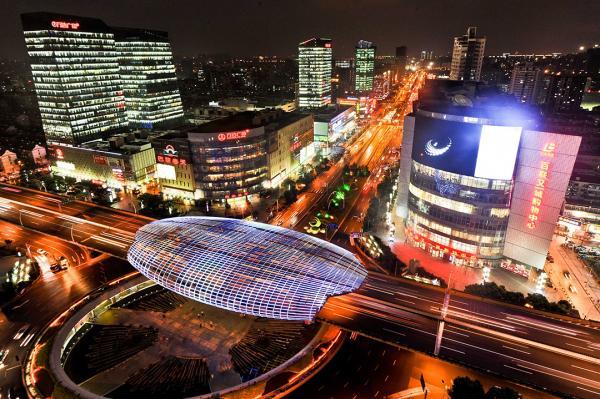 大学路化身"情话路","即时零售"兴起,杨浦购物节如何打破次元壁?