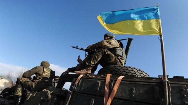 乌克兰军队被指在居民区设置基地并放置武器。图源：外媒