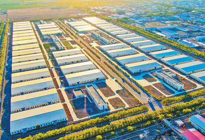 图为新疆维吾尔自治区昌吉回族自治州呼图壁县五工台镇纺织服装产业园