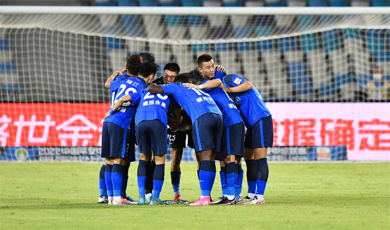 赛季中国足球协会超级联赛第11轮比赛中,沧州雄狮队以2比0战胜广州队