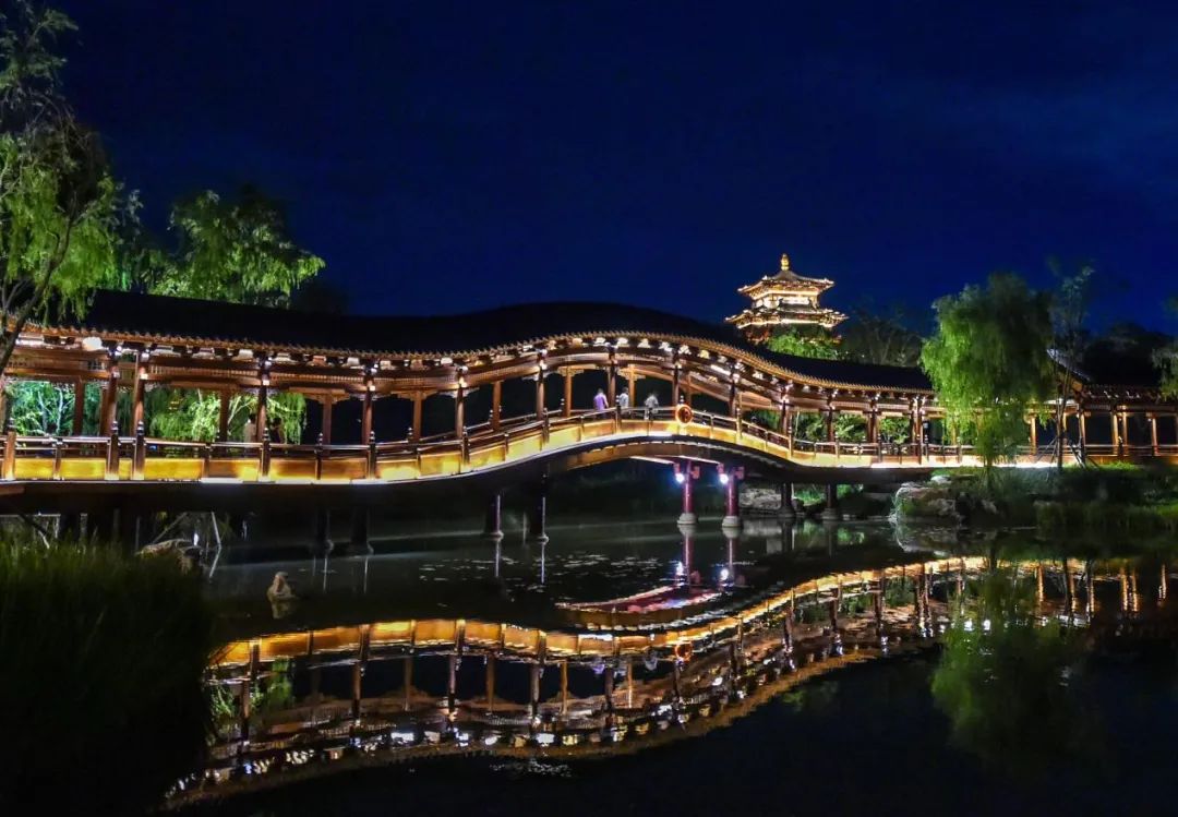 河北日报记者李东宇摄航拍雄安新区容城县容和塔夜景.