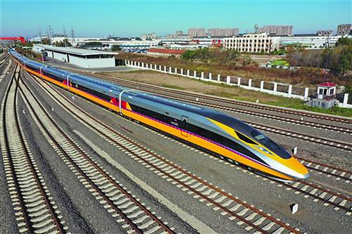 雅万高铁高速动车组在青岛下线