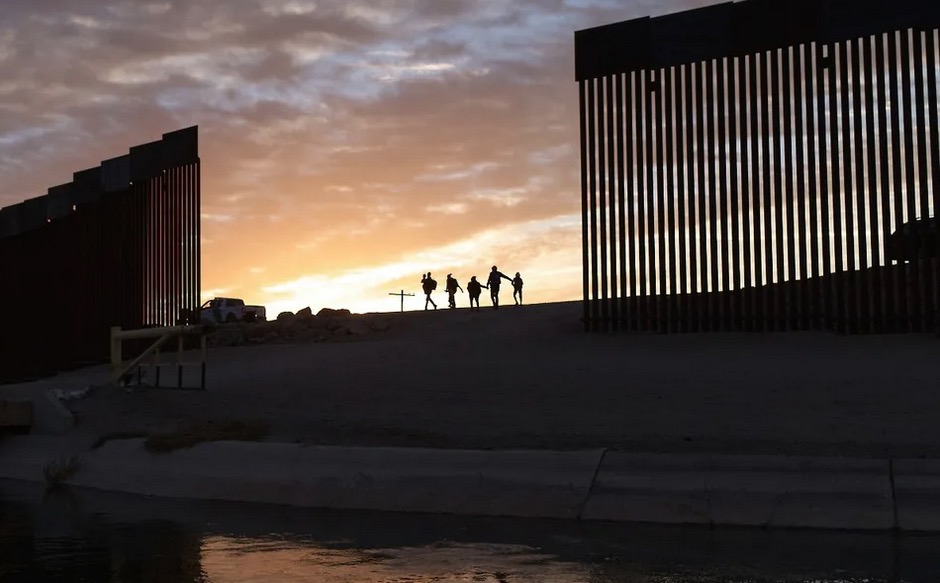 △美墨边境墙（图片开端：墨西哥当地媒体）