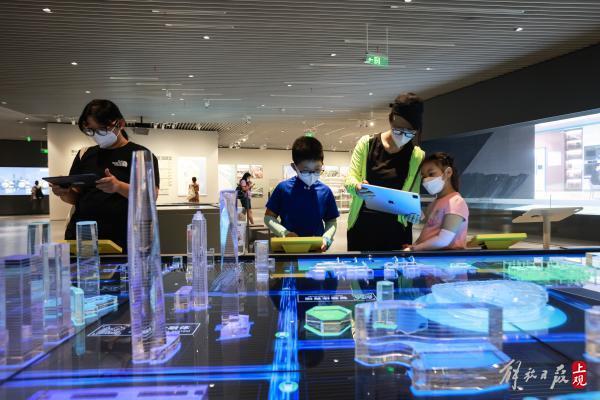 展馆大量运用数字化技术,观众体验ar观展.