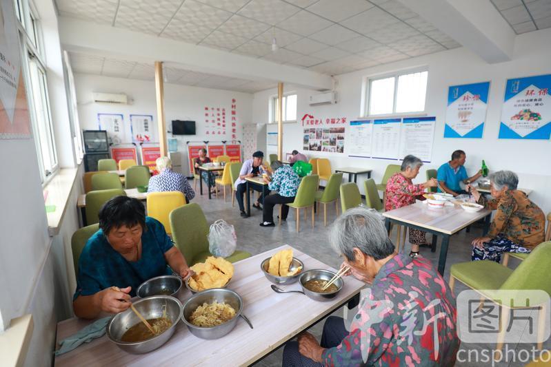 中新社发 张永新 摄2022年8月9日,河北省唐山市滦南县胡各庄镇西胡各