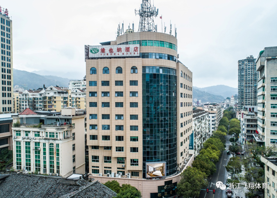 维也纳酒店02豪华大床房/豪华双床房  279元标准双床房/ 标准大床房b