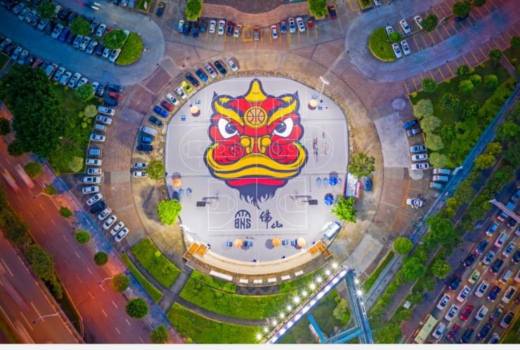 桂城南约社区网红球场，球场的醒狮涂鸦