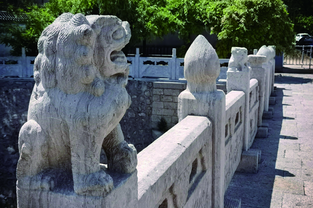 永通桥上的石狮子.■永通桥石栏板.■永通桥侧影.■永通桥石栏. .