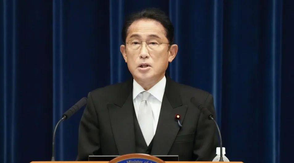 8月10日傍晚，日本首相岸田文雄召开记者会，宣布改组内阁  图：共同社