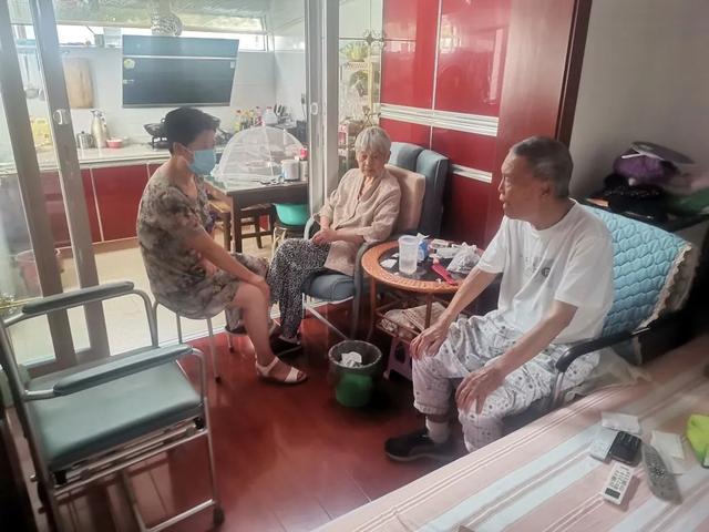 新海镇多措并举助力老年人安全度夏