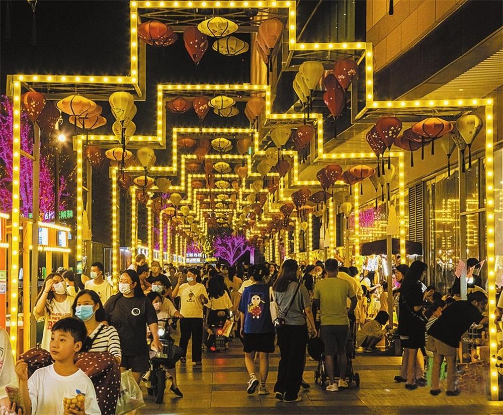 图为市民在美乐城夜市休闲游玩|邯郸市_新浪财经_新浪网