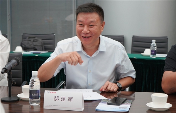 极电光能董事长郝建军向锡山区政府的远道而来表达了感谢,他提到:"