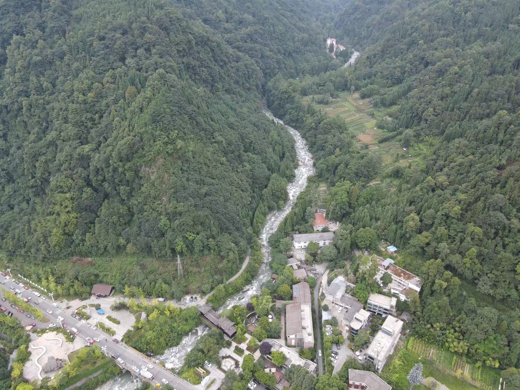 彭州龙漕沟山洪事件背后 被流量选择的网红"景区"|山洪_新浪财经_新浪