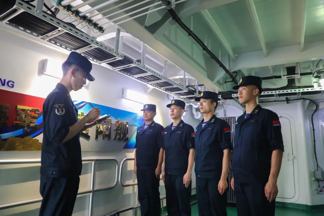2021式海军作业服图片