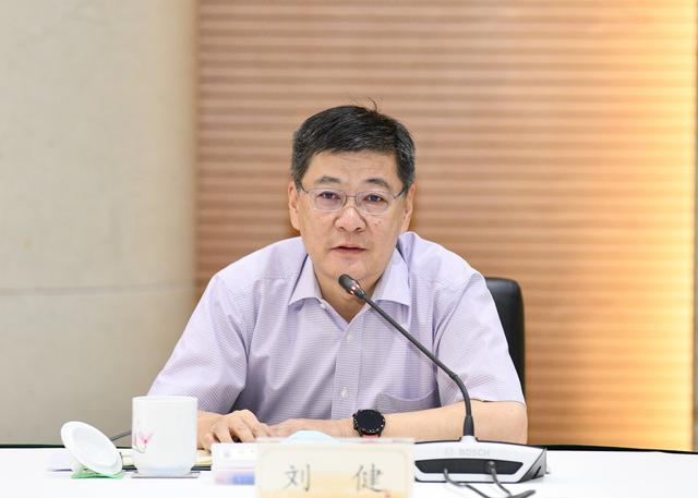 刘健:在加快推动转型升级的过程中,衷心欢迎中国铁建参与金山未来建设