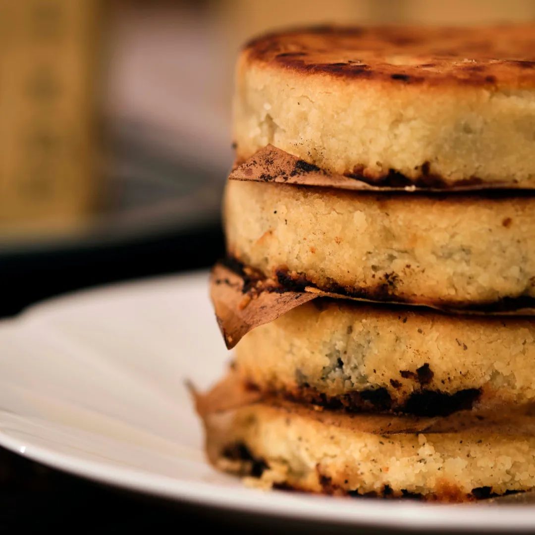 老供销社的非遗糕饼师做了40年的徽州酥月,一口就上瘾!