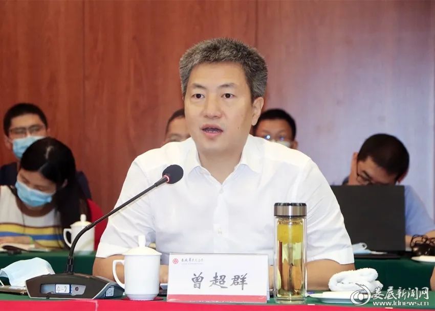 娄底市委副书记,市长曾超群出席见面会并讲话.