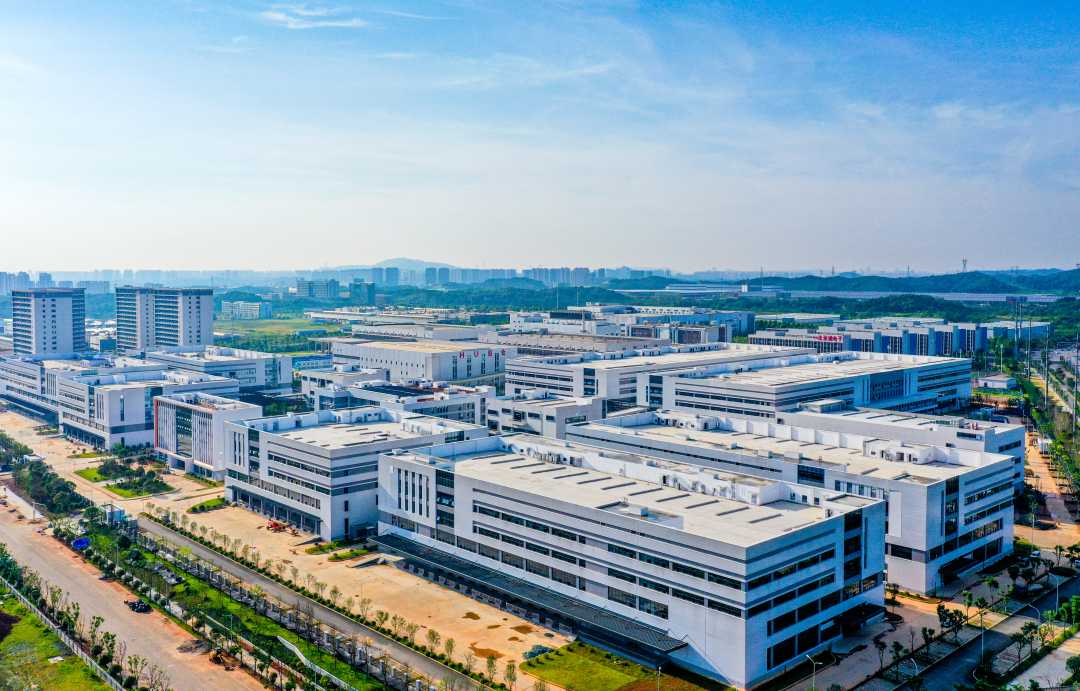 省重点产业项目5g智能终端产业园已全面竣工交付,预计可实现年产值200