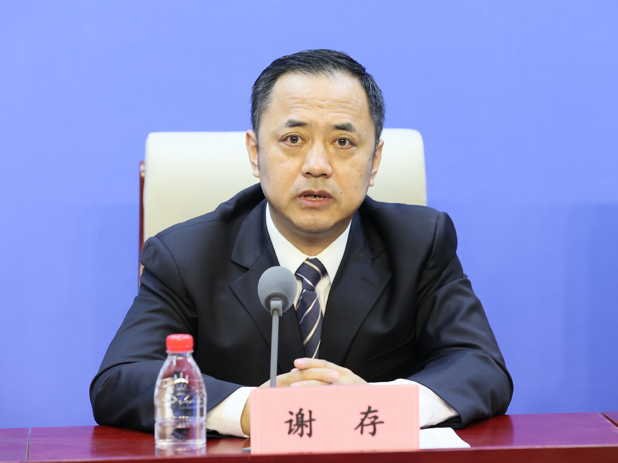 谢存回应,工业和信息化部一直高度重视并积极推动通信业节能降耗,引导