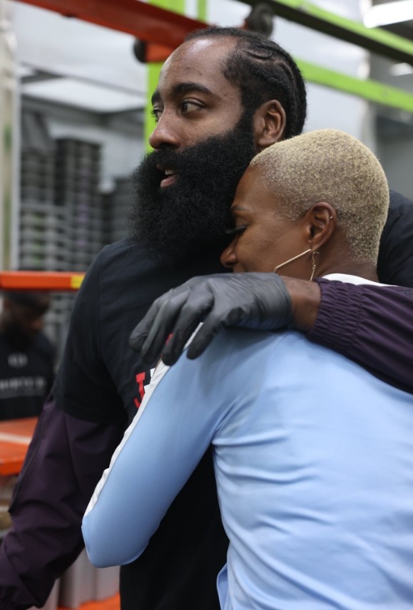 哈登携手乔治伦纳德组成新三巨头快船争冠再添砝码