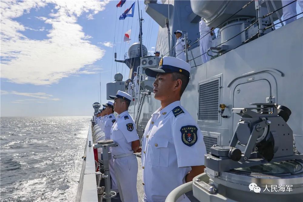 "海洋之杯"水面舰艇专业比赛海上闭幕式暨舰艇分航仪式在青岛附近海域