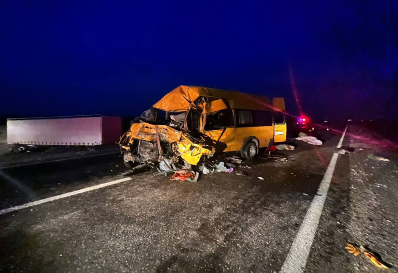 俄达吉斯坦共和国发生车祸致7人死亡事故原因为司机睡着