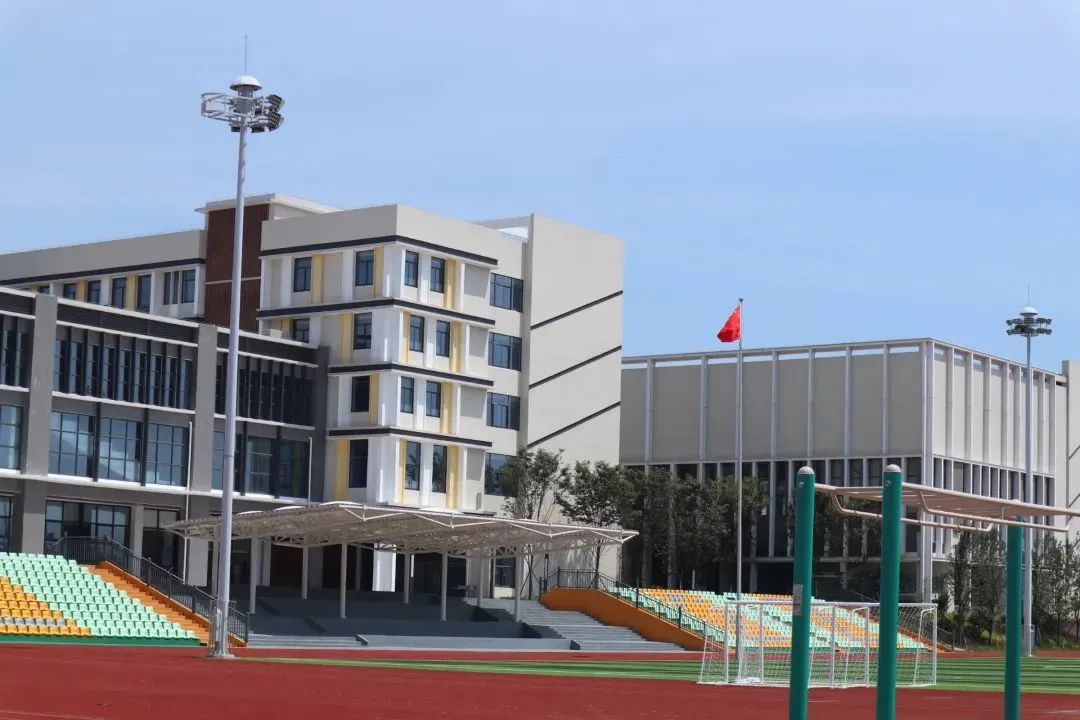 株洲市二中附三小即将开学迎新