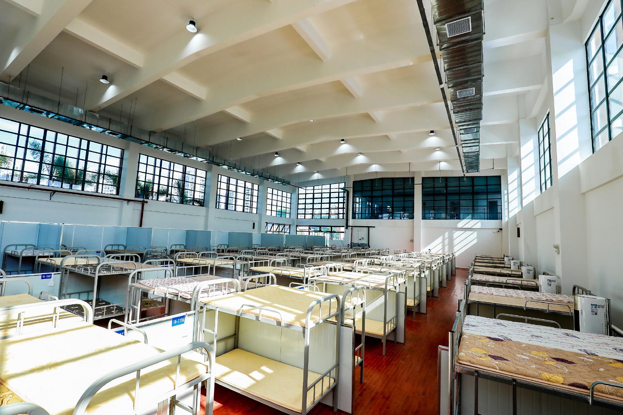 建成后的三亚第四方舱医院隔离病房