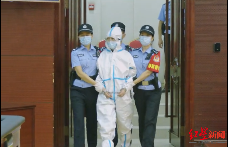 在二审过程中,劳荣枝多次推翻此前供述,力图将自己