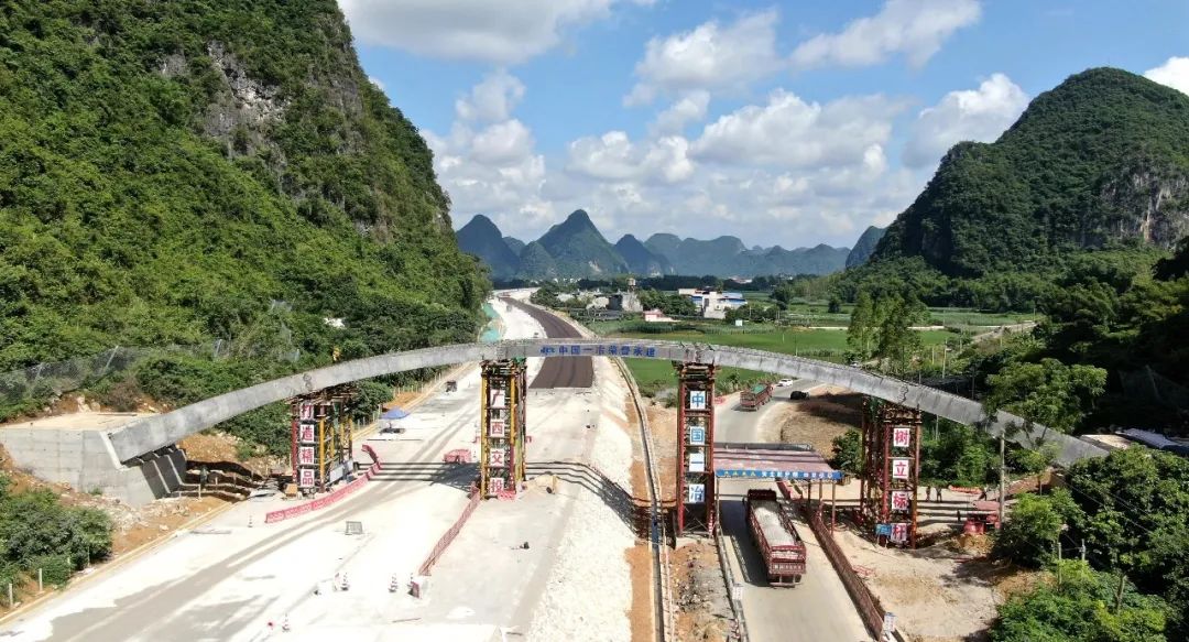 8月14日,大新至凭祥高速公路灵长类生物通道建成. 陈彬洁 摄