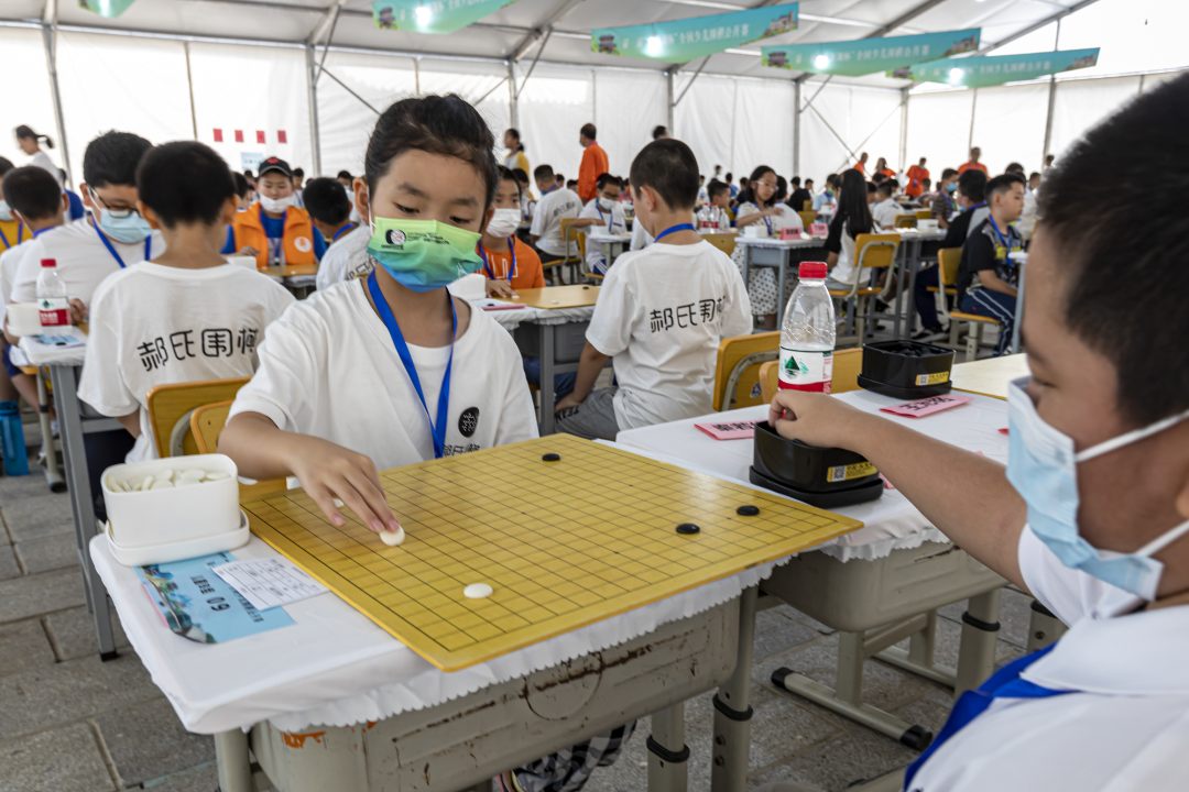 少儿围棋公开赛现场.罗大庆摄