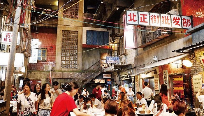 文和友员工贪腐获刑，偷卖百万元小龙虾用来还债