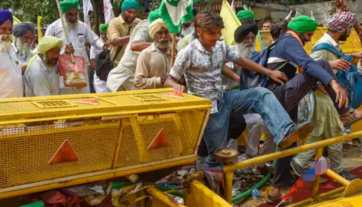 印度首都再次爆发农民抗议：数千人冲破路障高喊口号