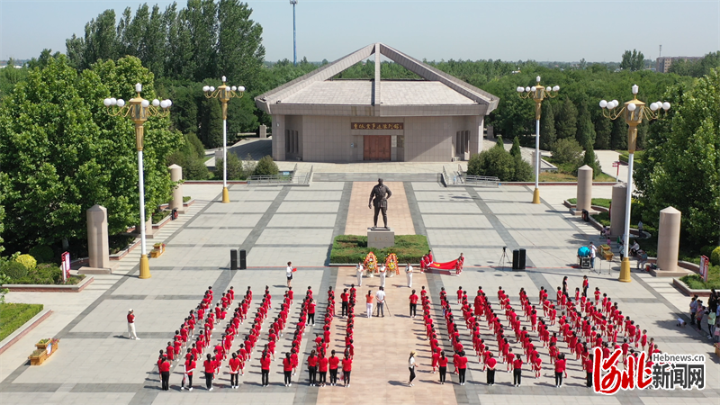 董振堂事迹陈列馆,当地干部群众经常在此举行红色教育活动.