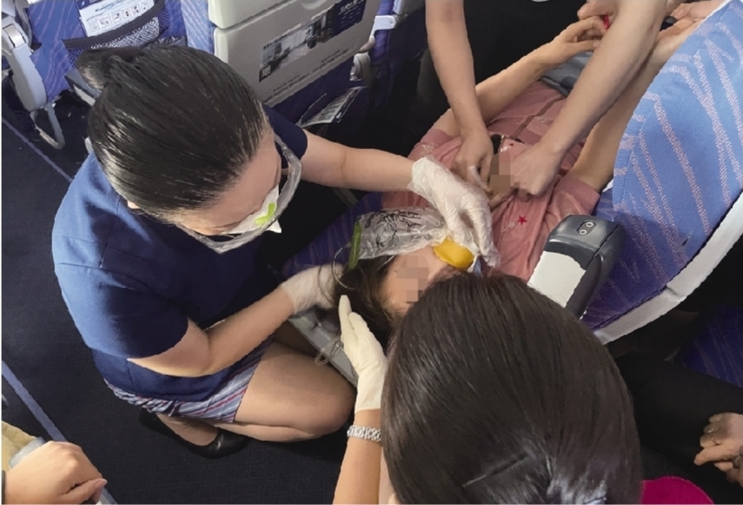 女子万米高空突发心脏病幸遇一个医疗团队紧急施救
