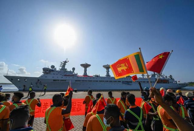 “远望5号科考船抵达斯里兰卡的汉班托塔港（图源：法新社）