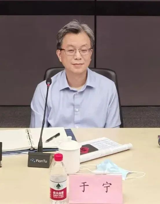 于宁代表上海申通地铁建设集团有限公司对市民防办一直以来给予申通