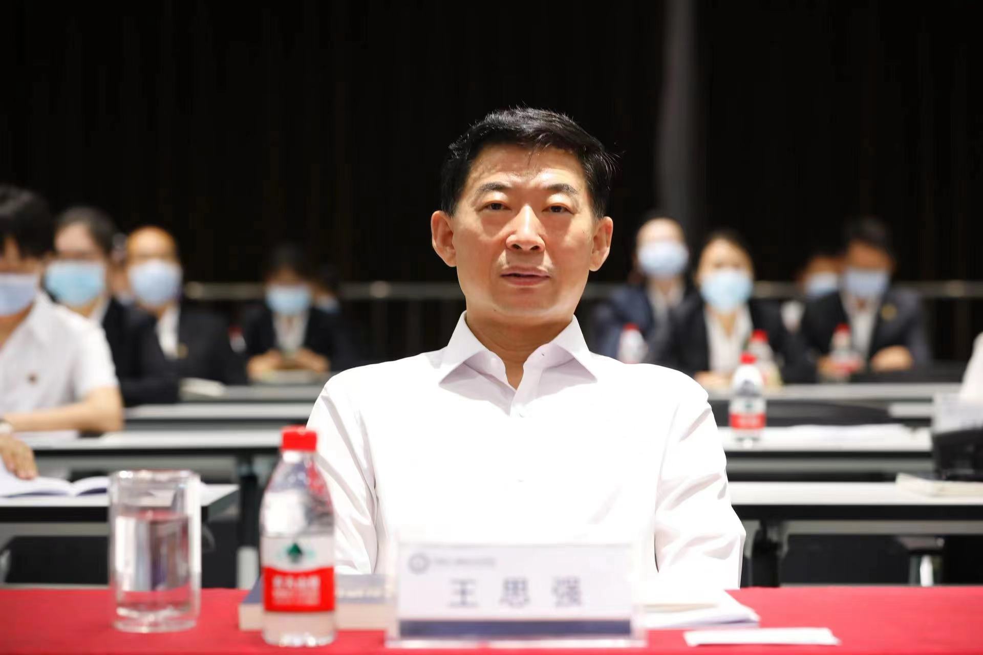 图为中电联党委委员,中电建协书记王思强出席发布会.(资料图片)