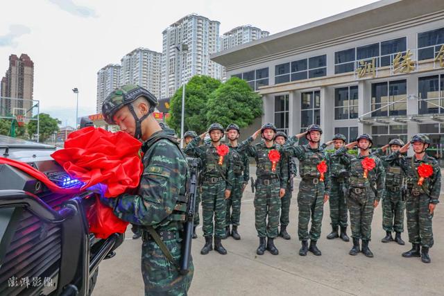 武警南宁支队特战中队举行退伍老兵交枪仪式|武警_新浪财经_新浪网