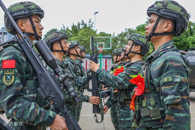 武警南宁支队特战中队举行退伍老兵交枪仪式|武警_新浪财经_新浪网