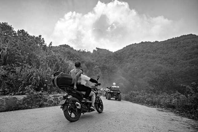 4万人阻击重庆山火,绝大多数火场明火已扑灭|火场_新浪财经_新浪网