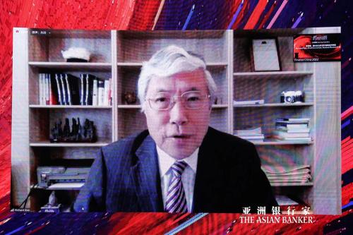 　　野村综合研究所首席经济学家辜朝明发表演讲