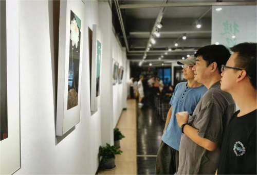 　　画展现场