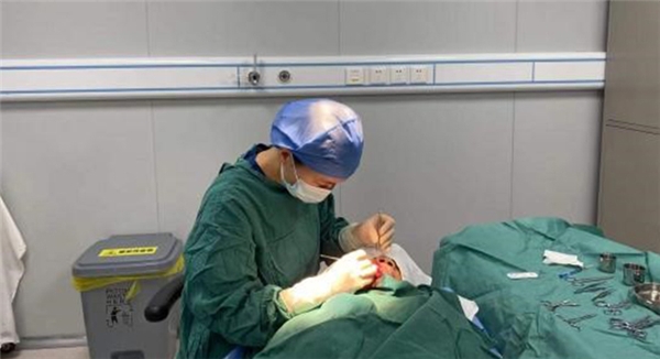 　　宁波市第一医院皮肤科手术