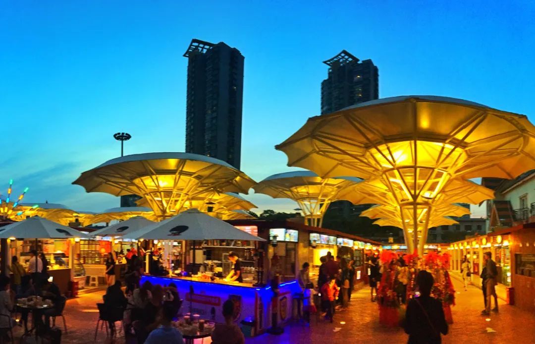 今天起,锦江乐园夜市正式对外开放,市民须凭72小时内核酸阴性结果进入