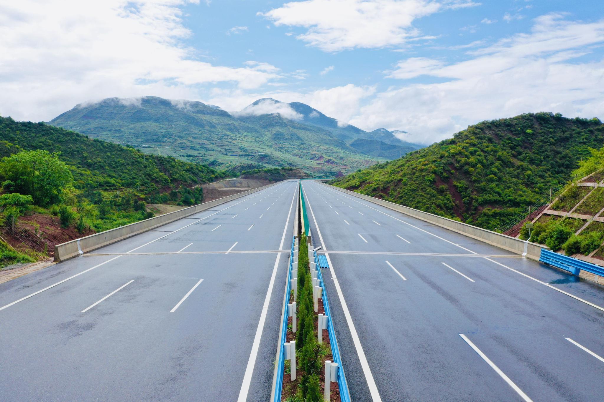 玉溪至楚雄高速全线通车|玉溪市|楚雄|高速公路_新浪新闻