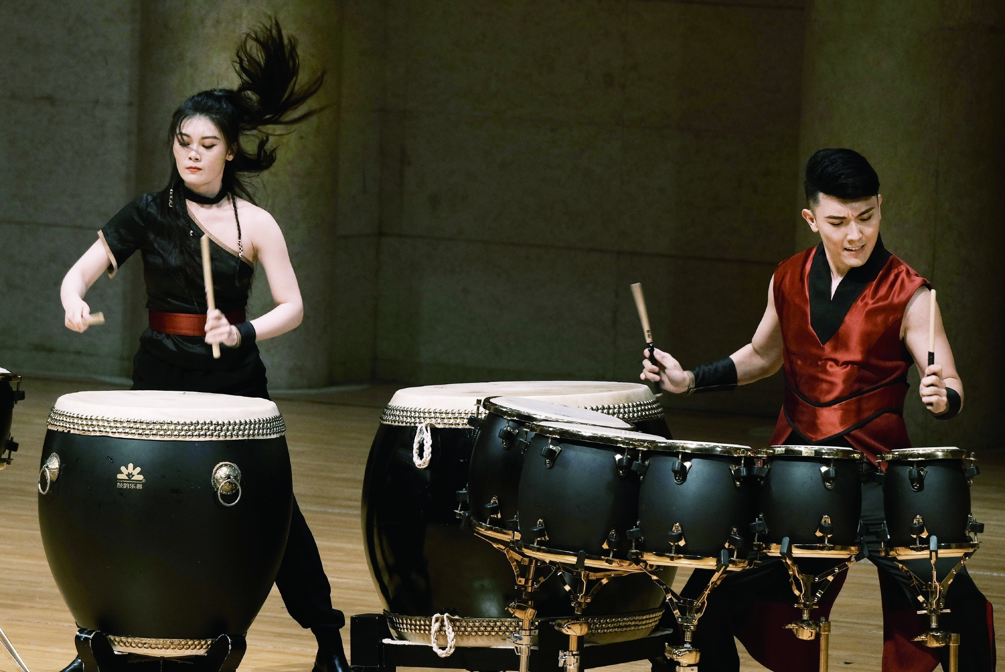 尹飞,刘畅带来中国打击乐二重奏《新编楚汉决战》 苏冠名/摄